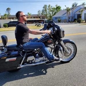 Meet your Posher, Adam